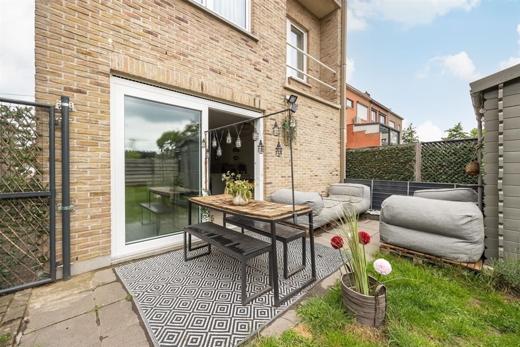 Gelijkvloers appartement met grote tuin foto 5