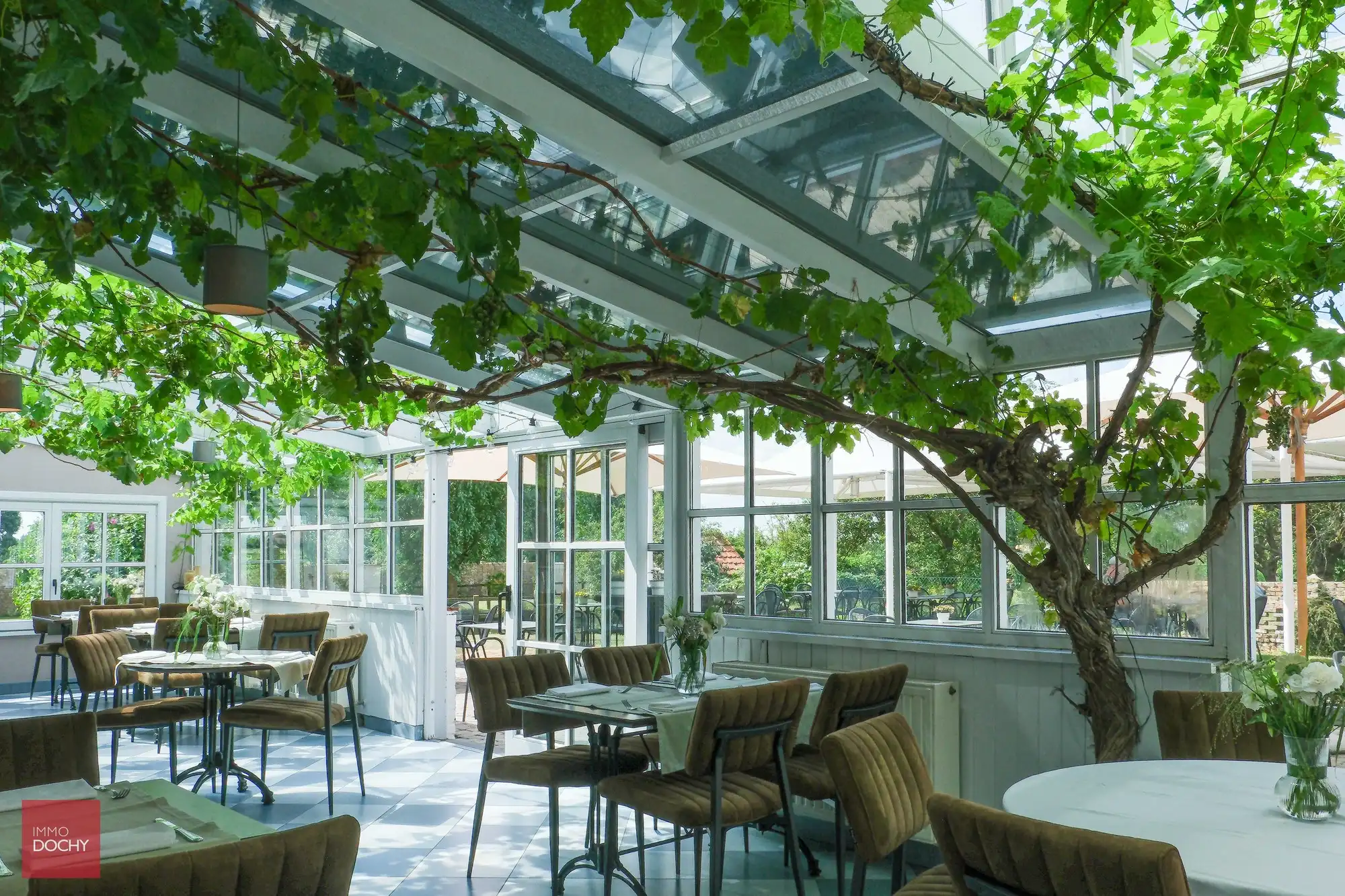 Unieke hoeve met uitbatingsmogelijkheden op de grens met Frankrijk foto 5