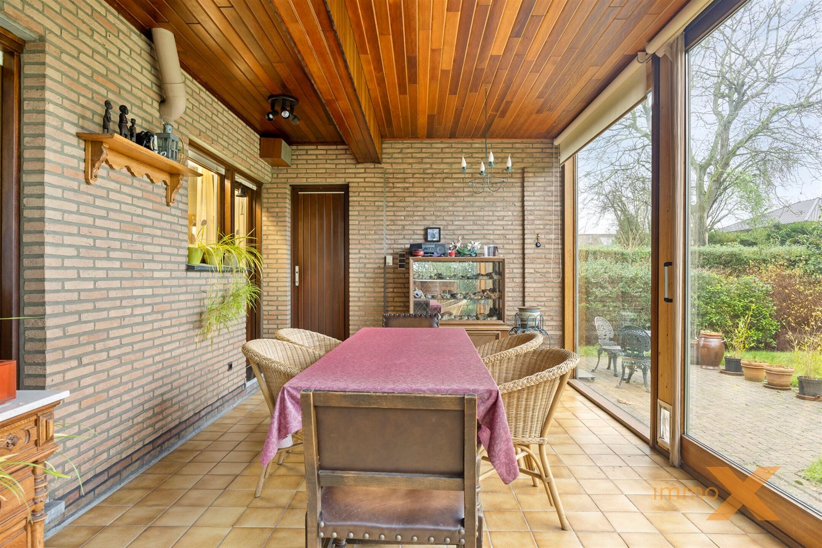 TE RENOVEREN VILLA MET 4 SLPKS EN GARAGE foto 15