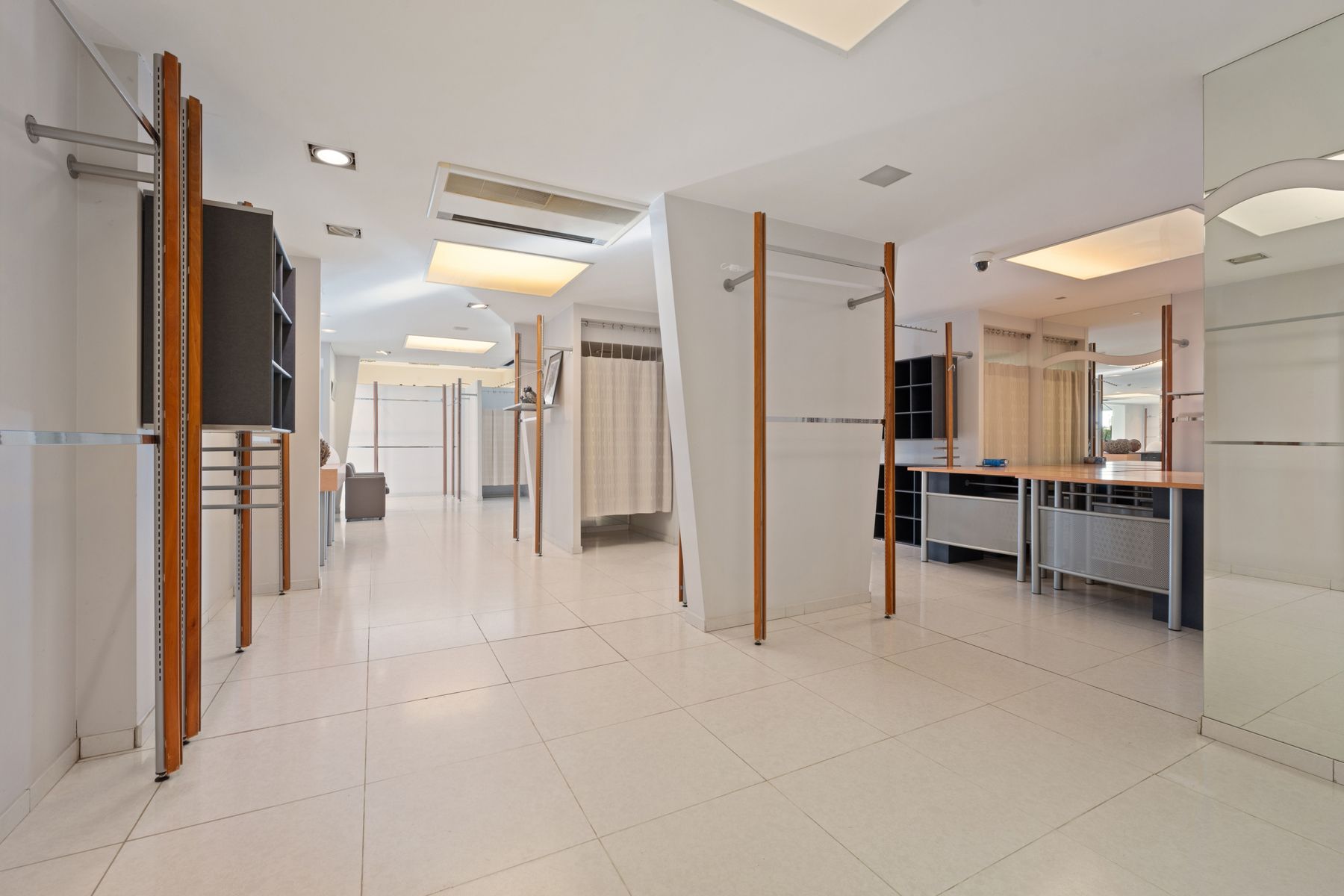 Commercieel gelegen handelspand op topligging te Roeselare foto 15