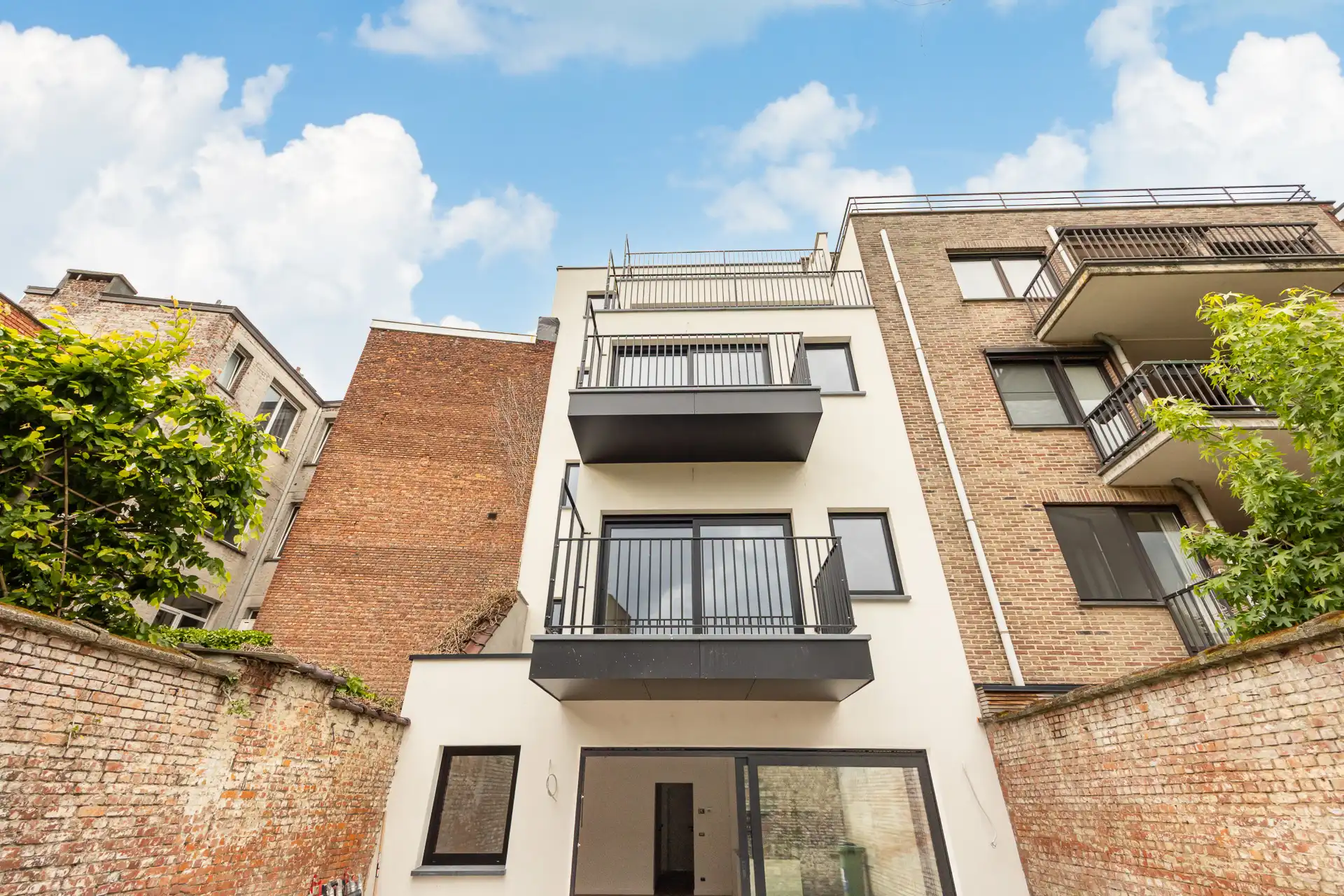 Ruim kwalitatief gerenoveerd 2 slpkappartement met ZW-terras foto 12