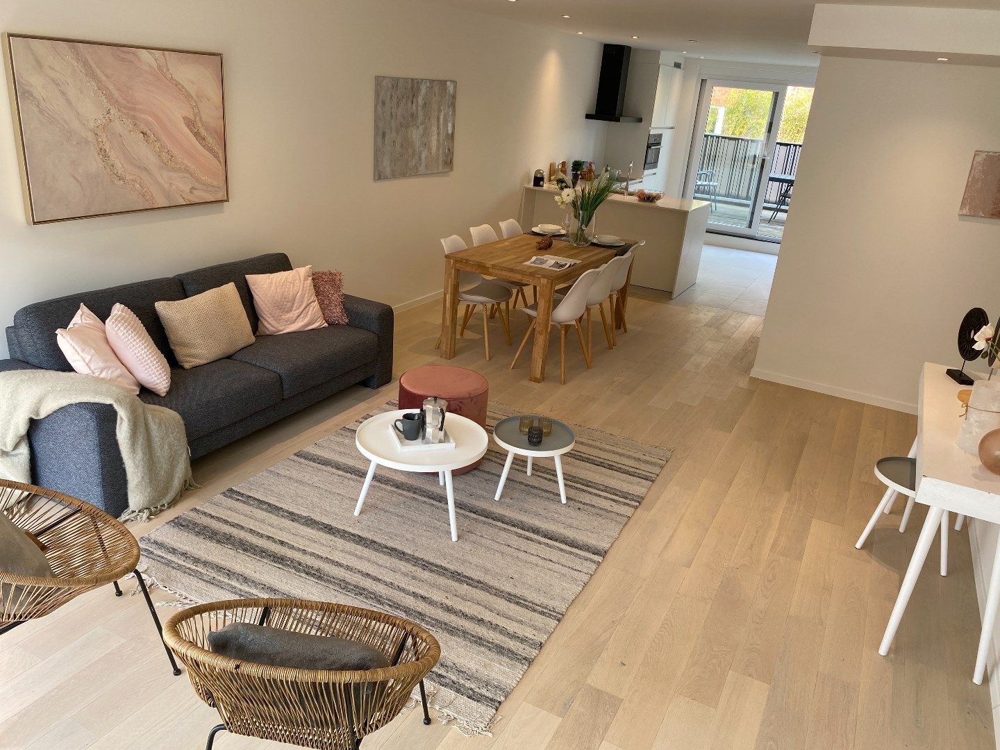 🏡 Prachtig lichtrijk-appartement met 3 slaapkamers en staanplaats incl. - 6´% BTW mogelijk onder voorwaarden ! foto 2