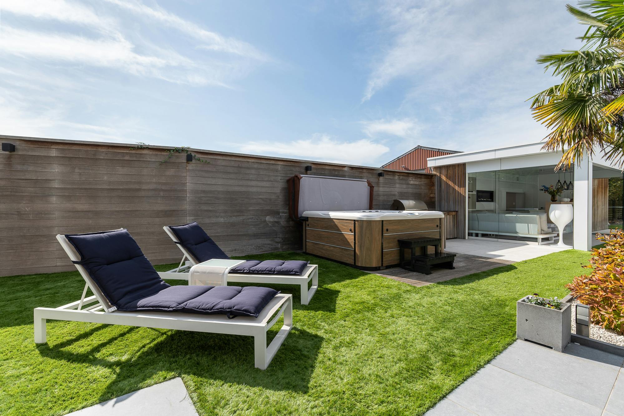 Luxe villa met exclusieve tuin en magazijn in KMO-zone foto 20