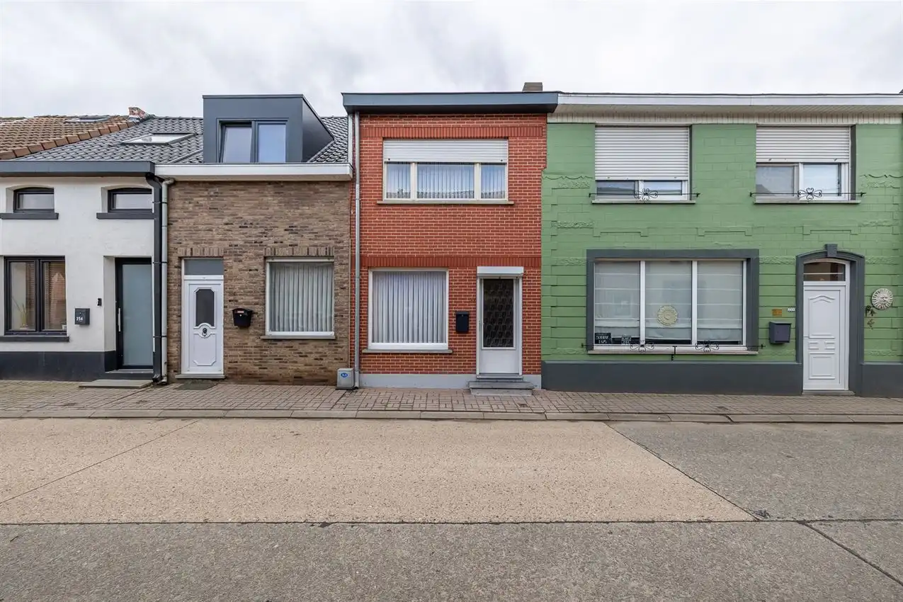 Op te frissen rijwoning, ideaal voor starters foto 44