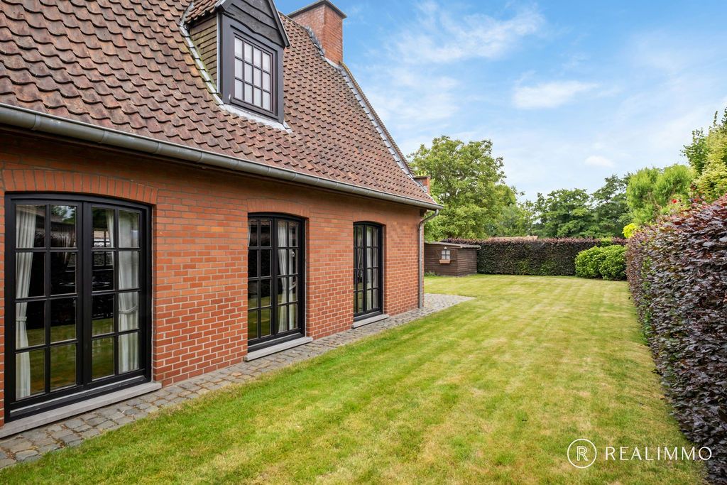 Karaktervolle rustig gelegen woning in Waarmaarde foto 2