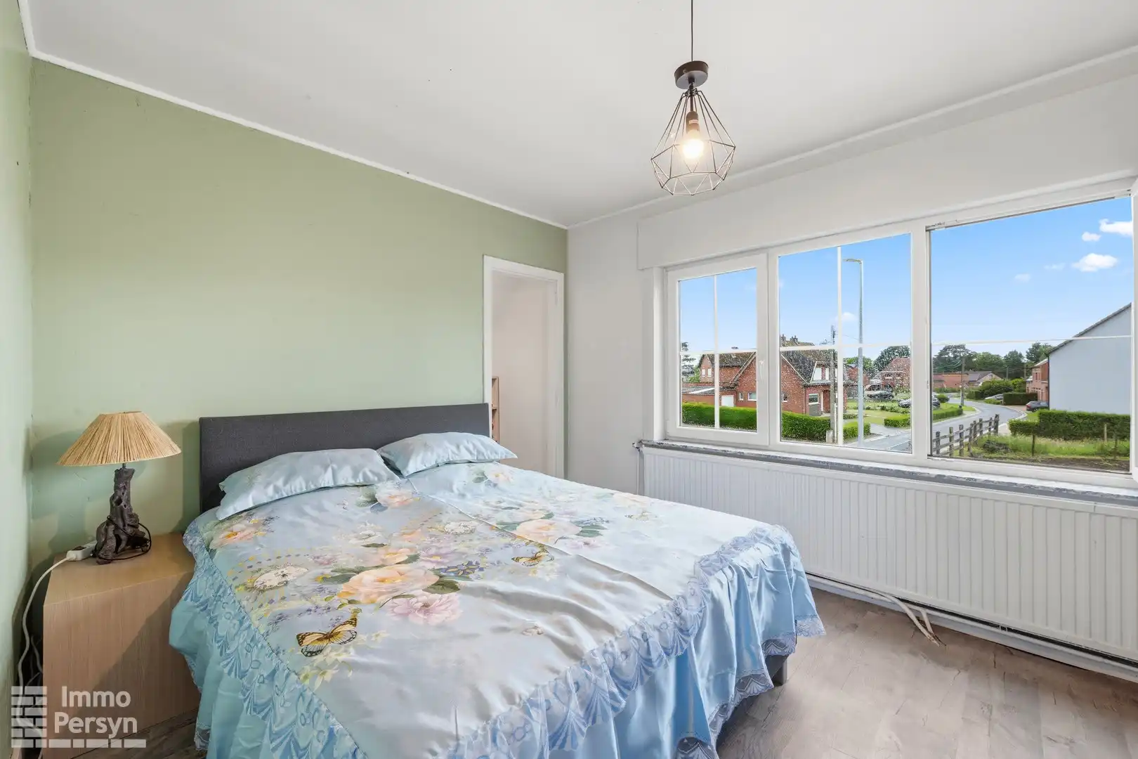 Charmante, gerenoveerde woning met carport en tuin foto 14