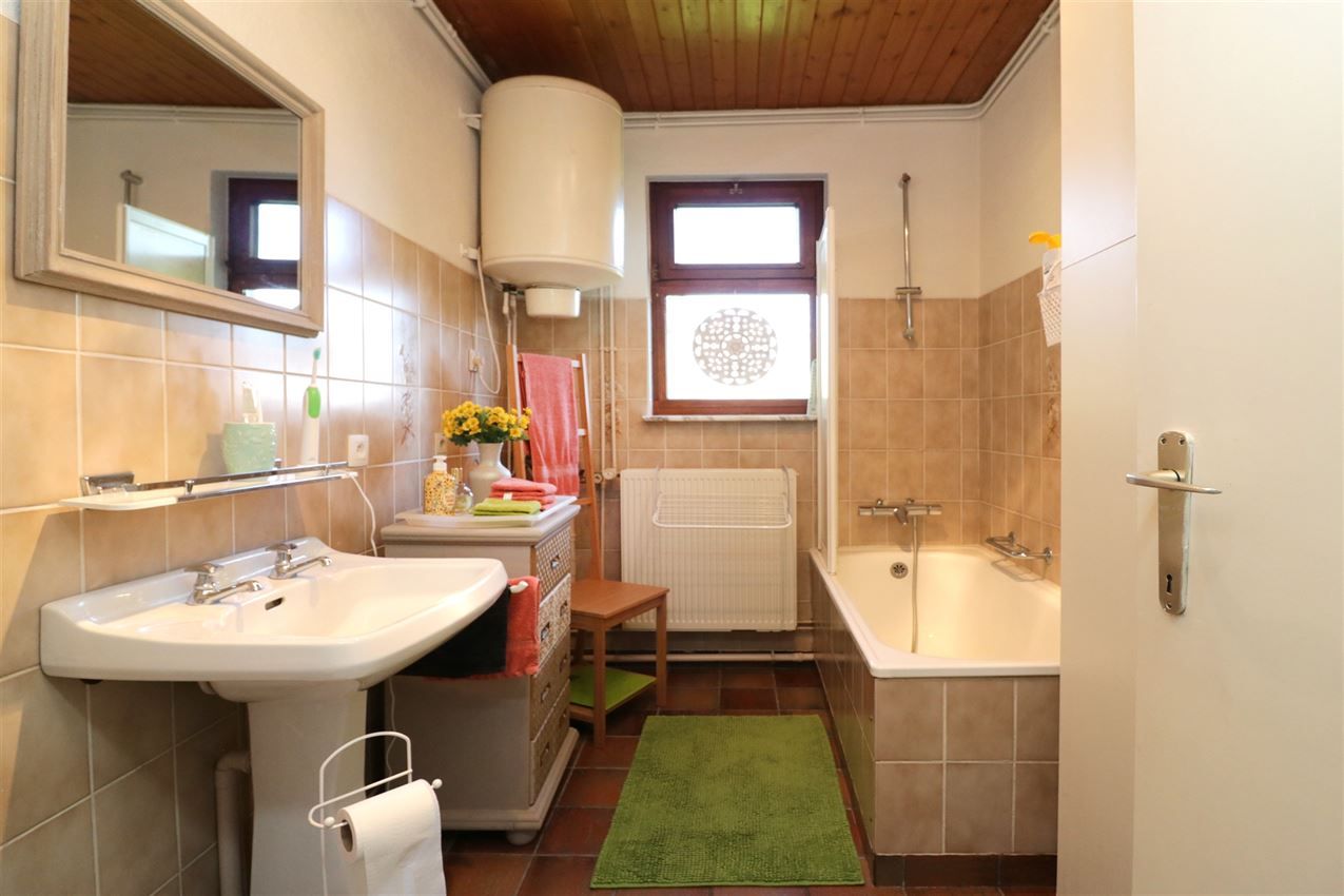 Rustig gelegen woning met 2 slpk, riante tuin en garage foto 12