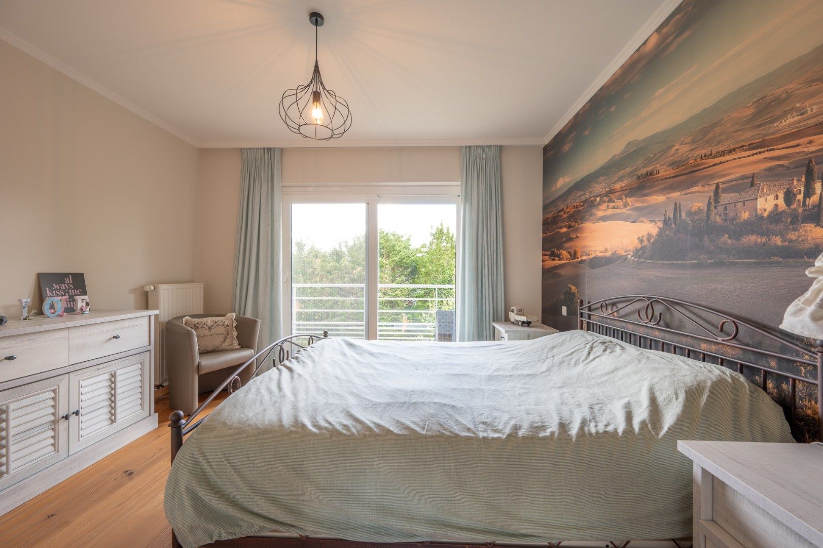 Subliem gelegen appartement met mooi terras! foto 11