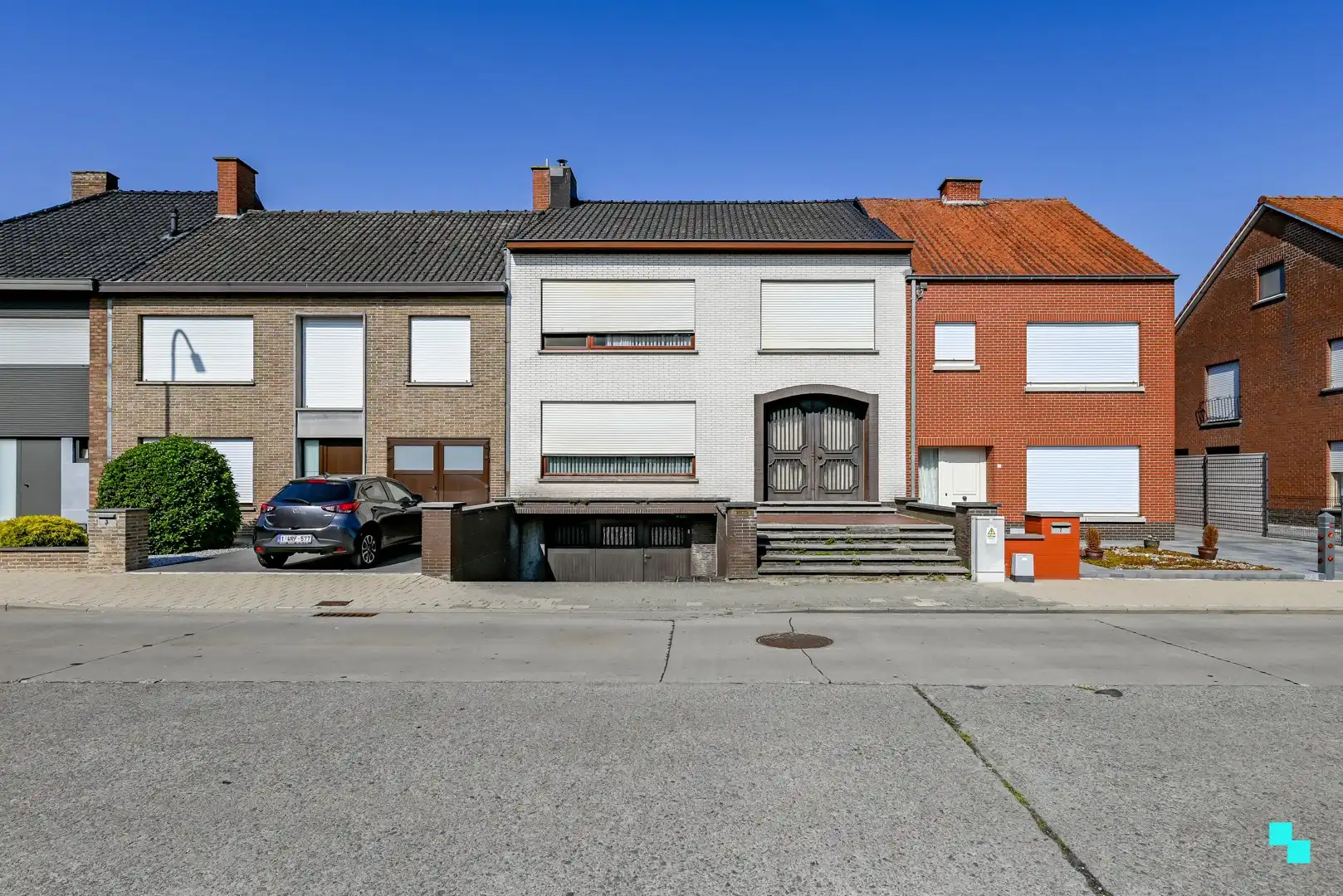 Hoofdfoto van de publicatie: Karaktervolle woning met riante woonoppervlakte (267 m²) en tuin in Izegem