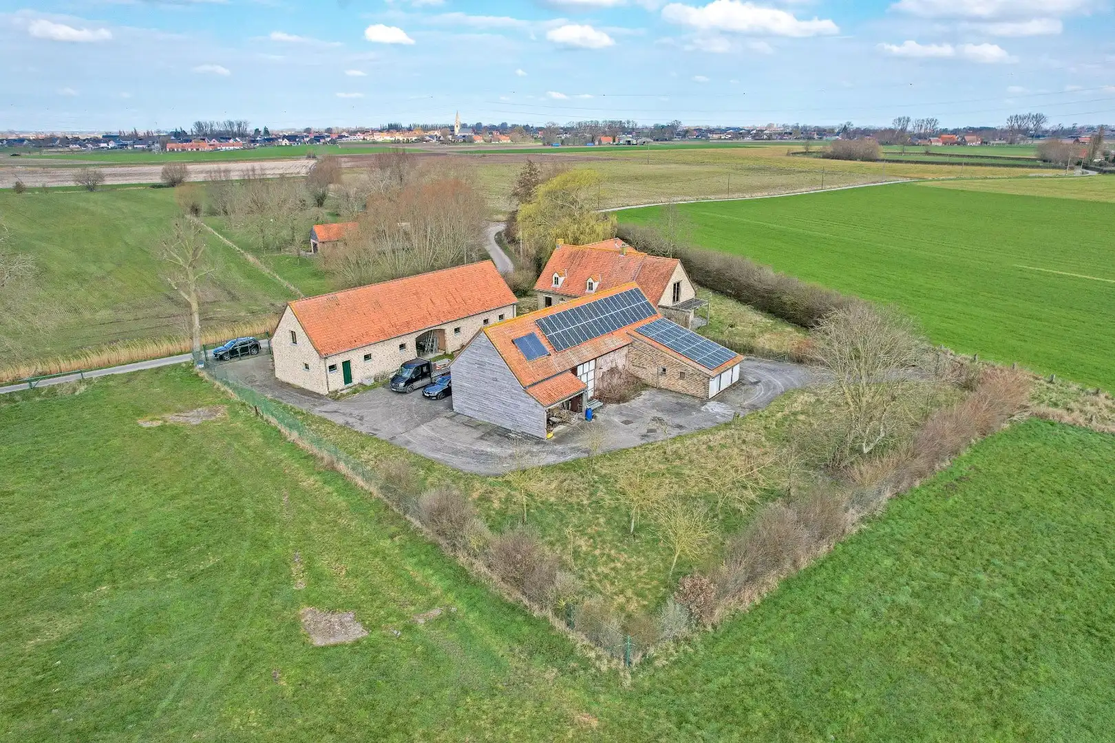 Uniek gelegen landhuis op 4334 m² gelegen te Diksmuide. foto 28