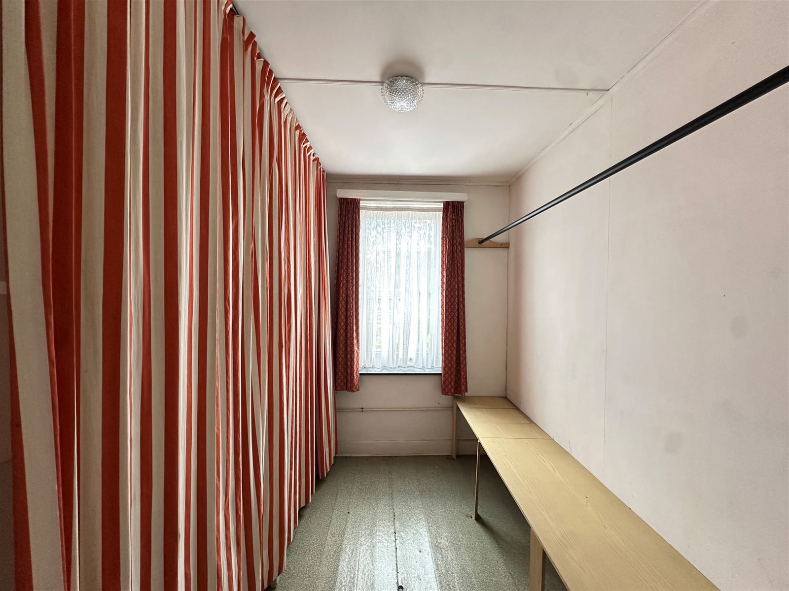 Charmante te renoveren woning te Erwetegem! foto 11