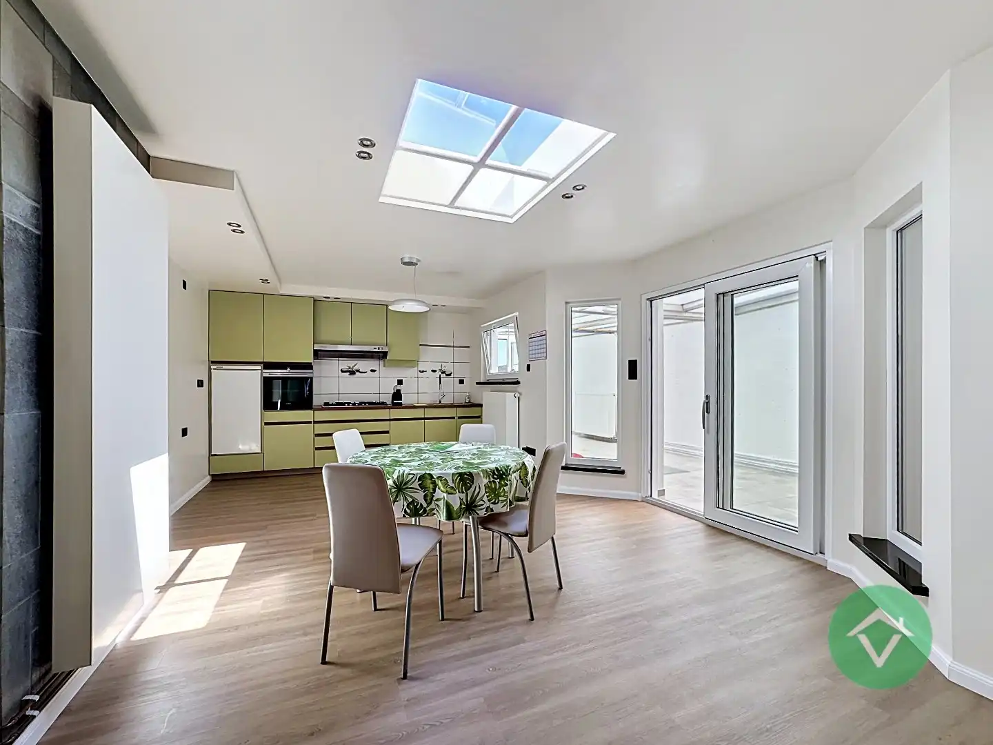 Instapklare woning met 3 slaapkamers en tuin te Eernegem  foto 6