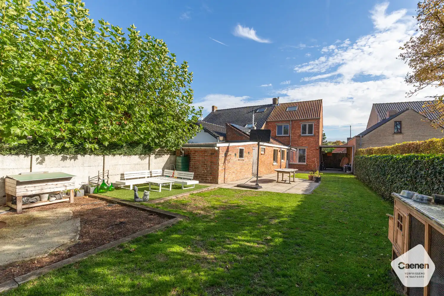 Instapklare half-open woning in het rustige en groene dorp Hertsberge met 3 slaapkamers , carport en zonnige tuin! foto 14