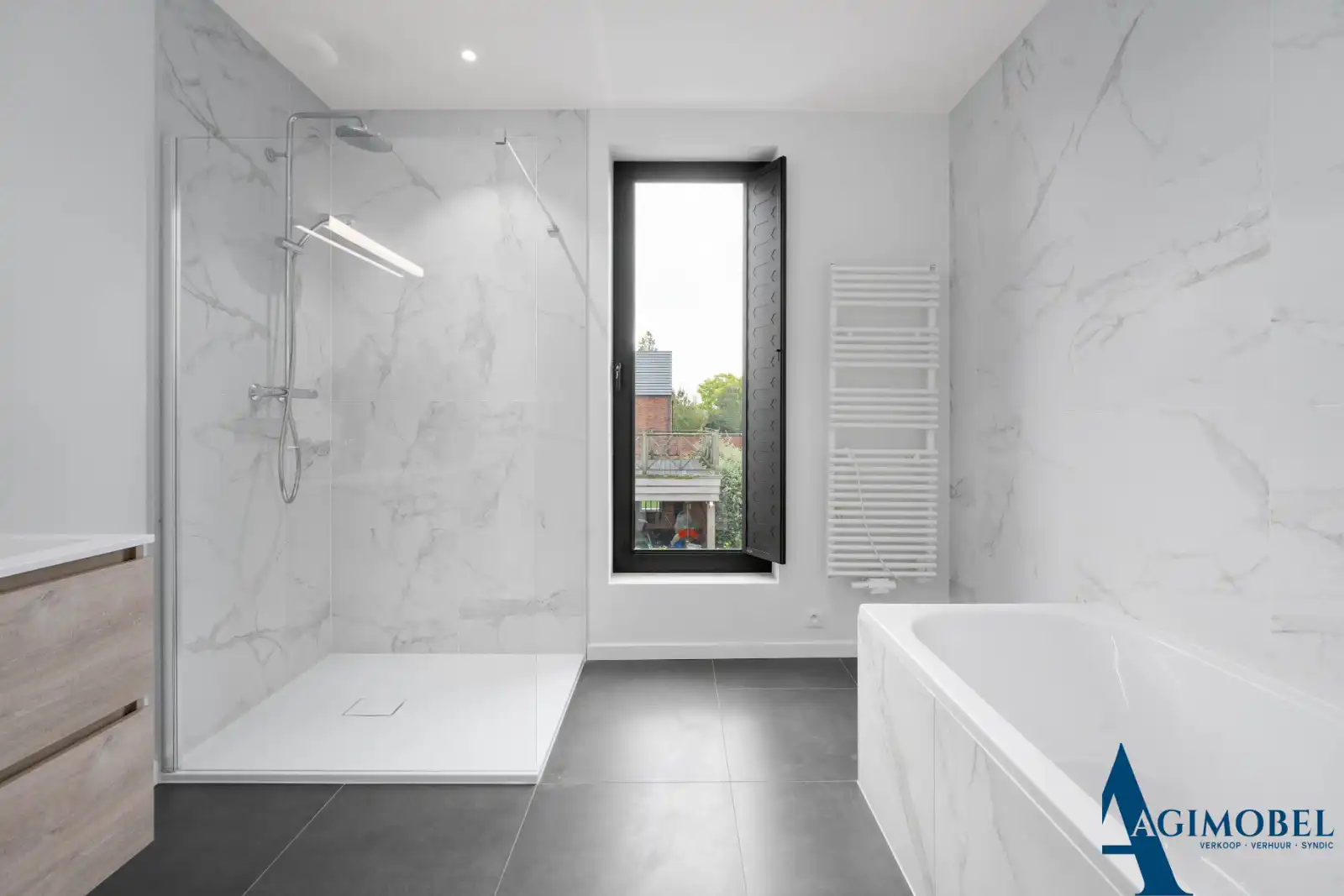 Exclusief te koop: Luxueuze, moderne villa in rustige residentiële omgeving foto 19