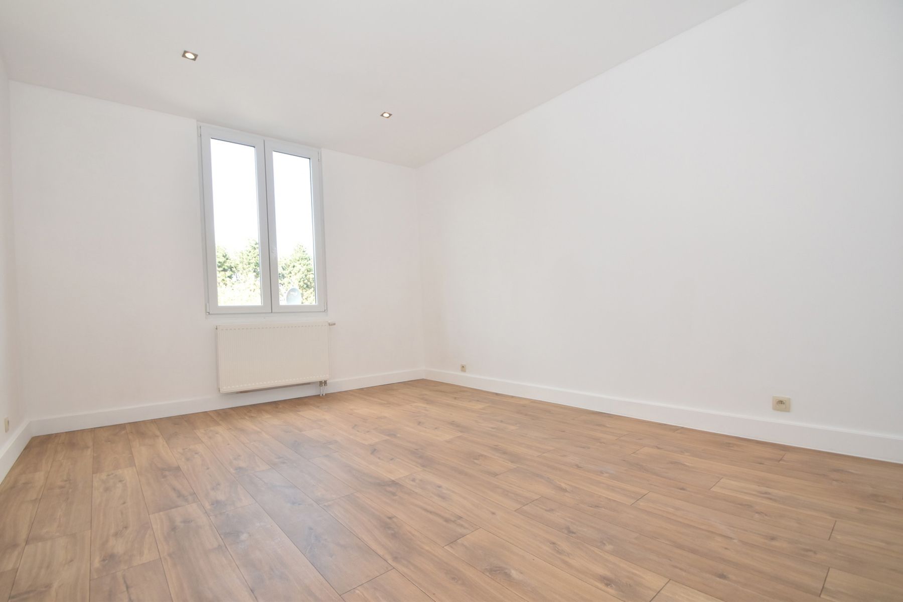 Recente woning met 3 slaapkamers, ruime badkamer en koertje  foto 10