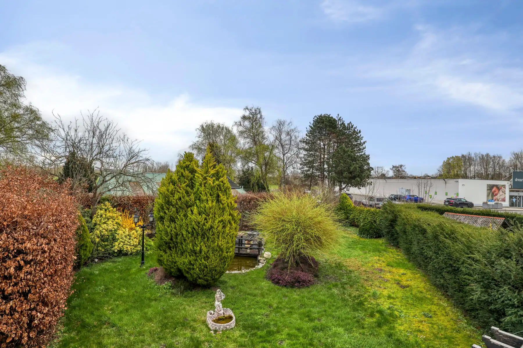 Leemans Immobiliën biedt u deze solide en ruime woning aan op een uitstekende en centrale ligging in Denderleeuw. foto 27