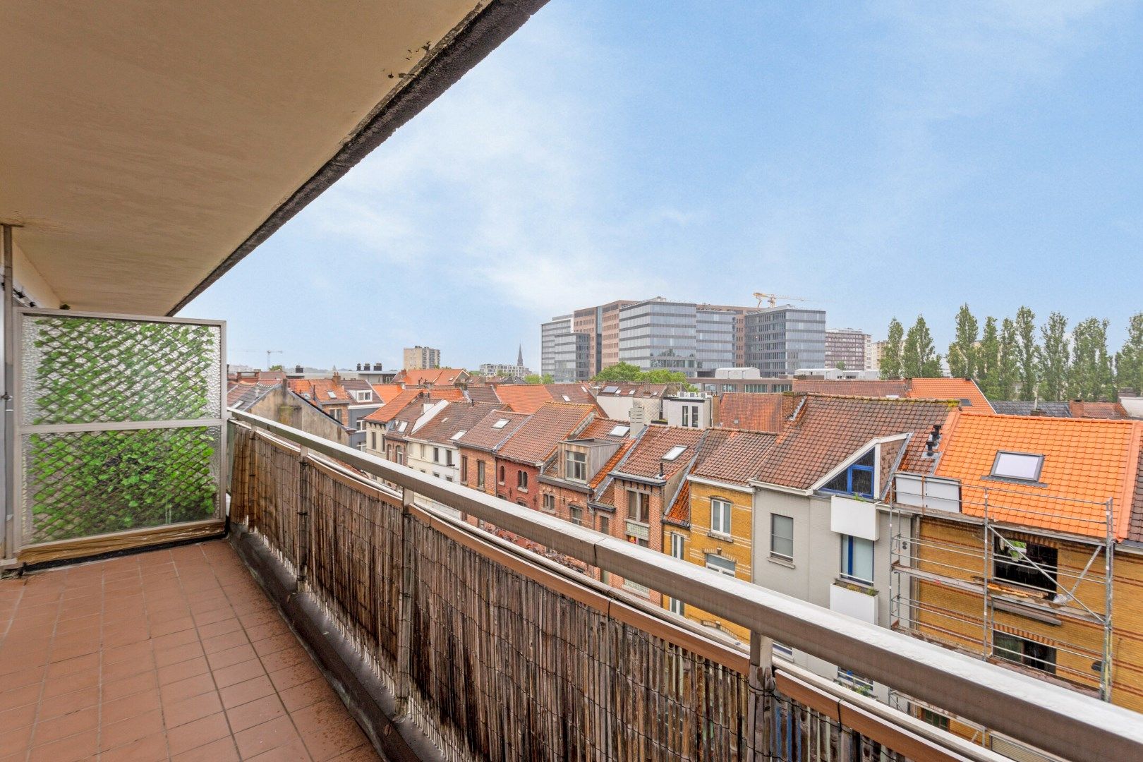 Centraal gelegen lichtrijk appartement met 3 slaapkamers en terras foto 8