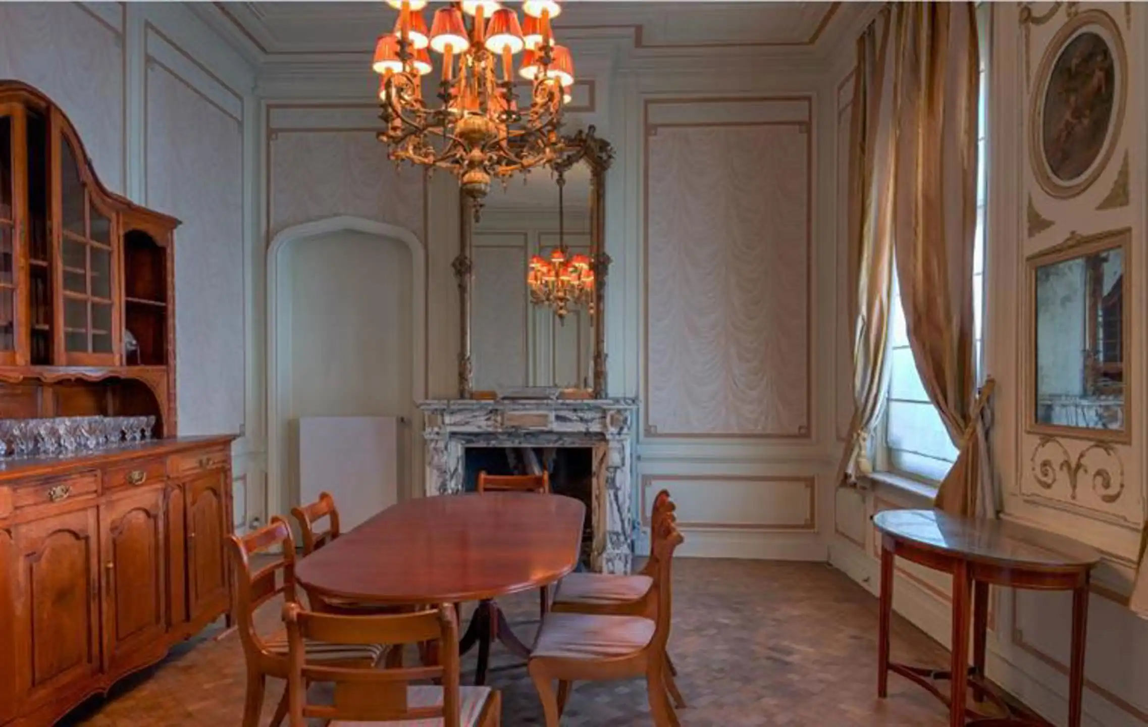 Imposante neoclassicistische herenwoning met 7 slpk., 2 badk. op 59 are 51 ca foto 11