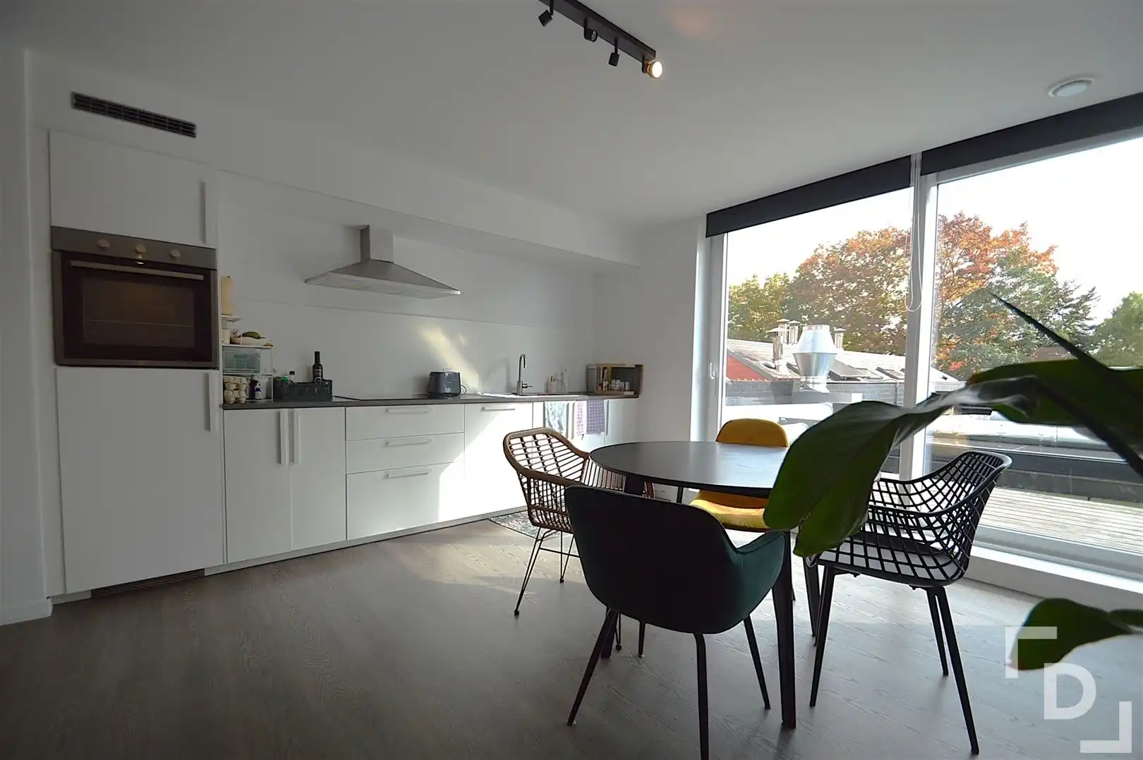 Ruim duplex-appartement te huur in Ieper foto 5