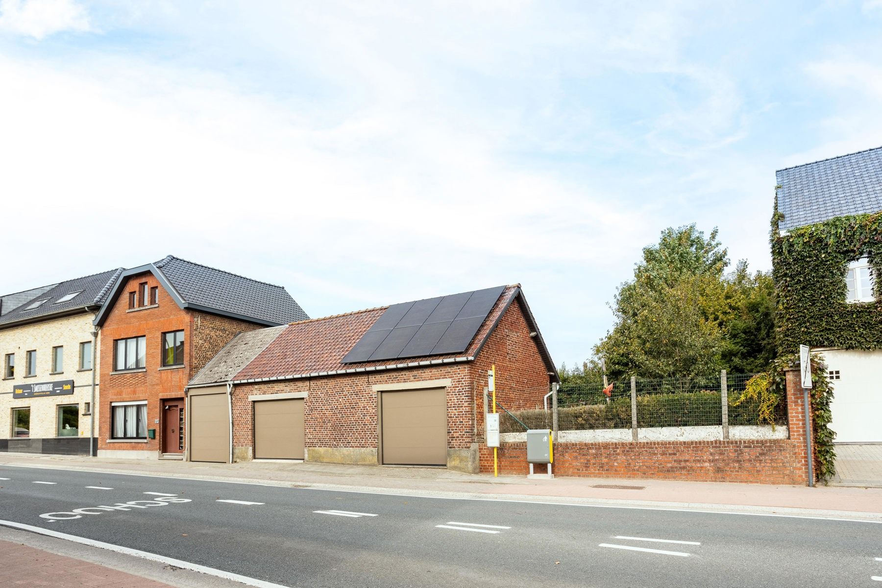 Woning met 3 garages en mogelijkheid tot verkaveling foto 26