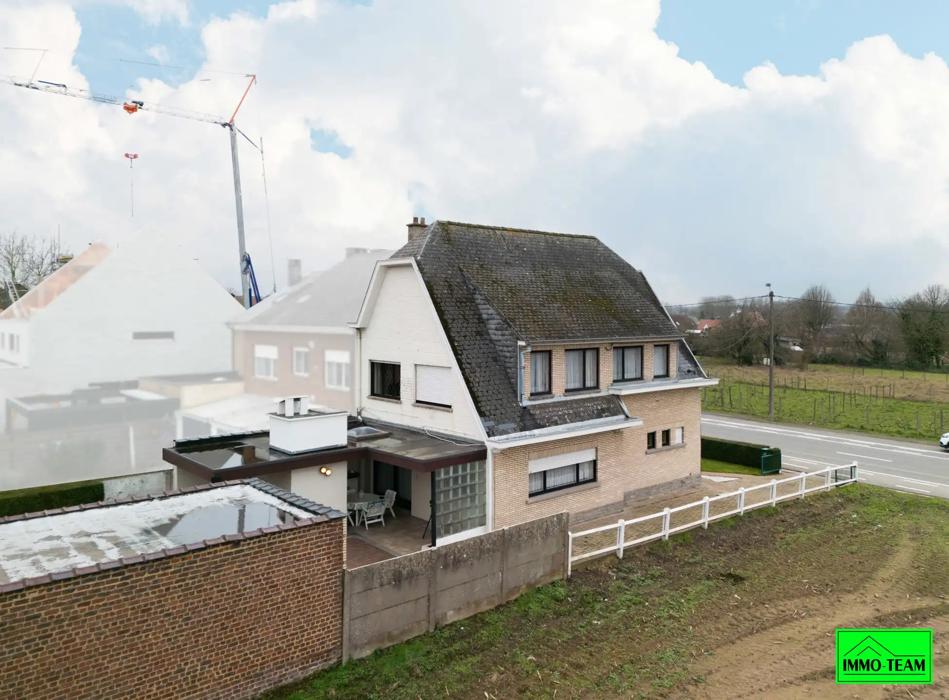 Goed onderhouden 3-gevelwoning met 3 slks, tuin en garage foto 23