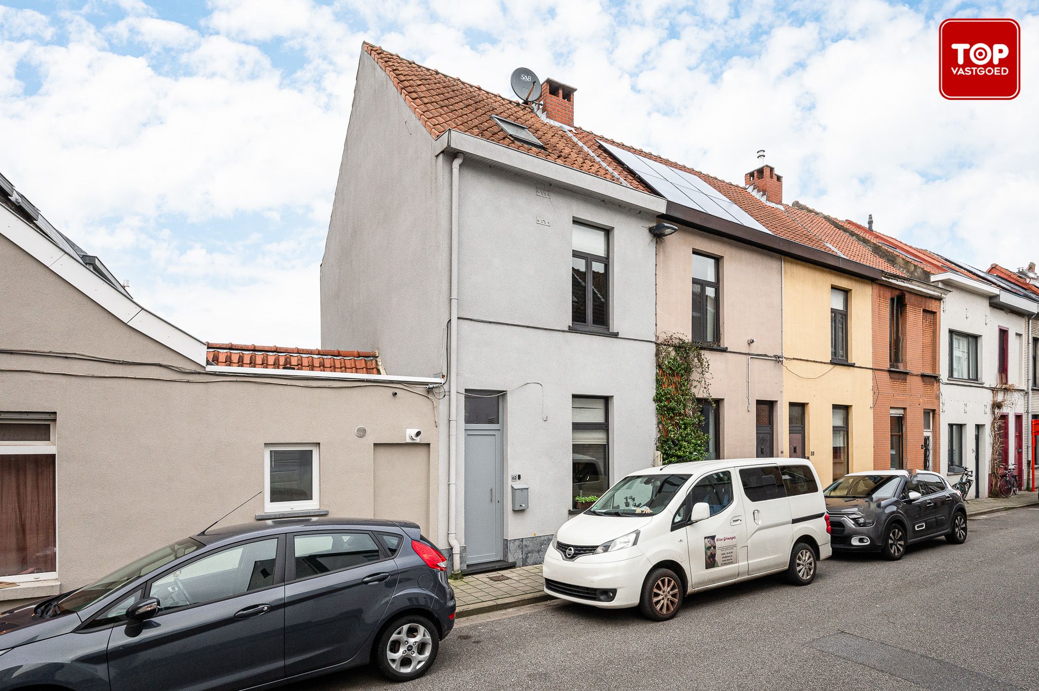 Woning te koop met 3 slaapkamers in Gentbrugge foto {{pictureIndex}}