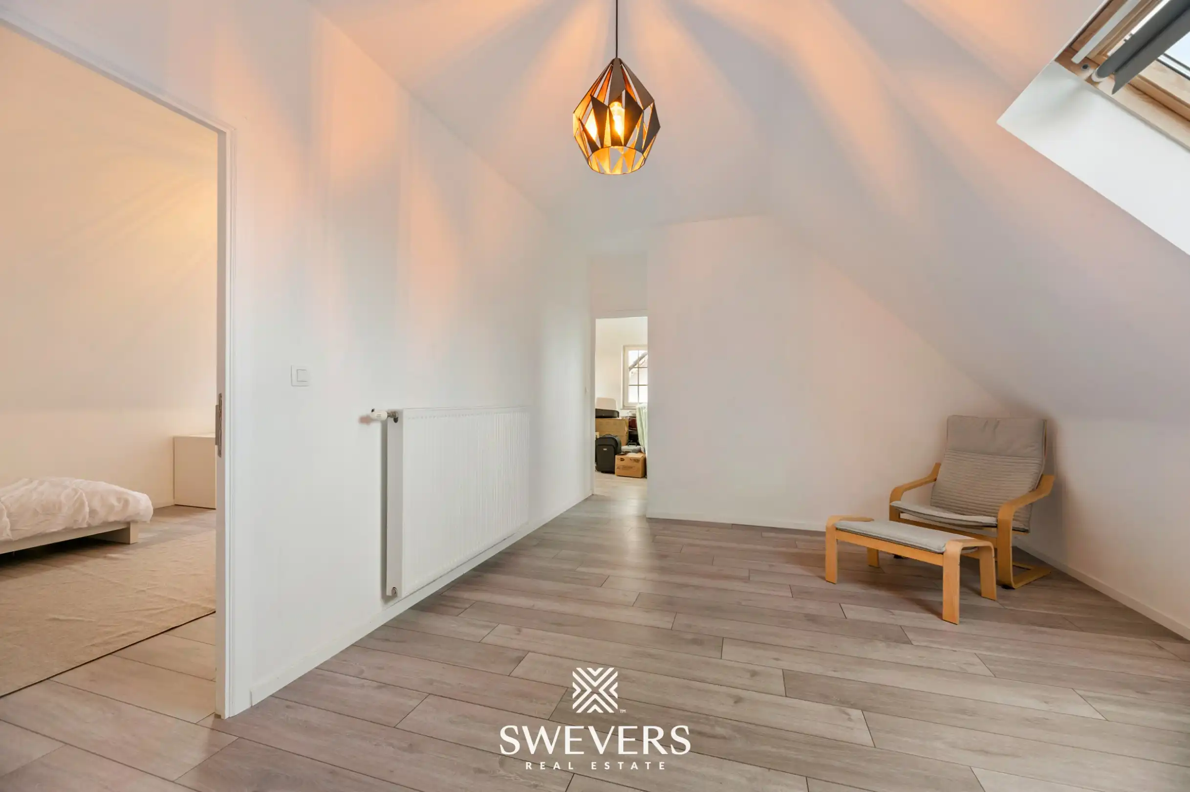 Rustig gelegen energiezuinige halfopen woning met 6 slaapkamers foto 20