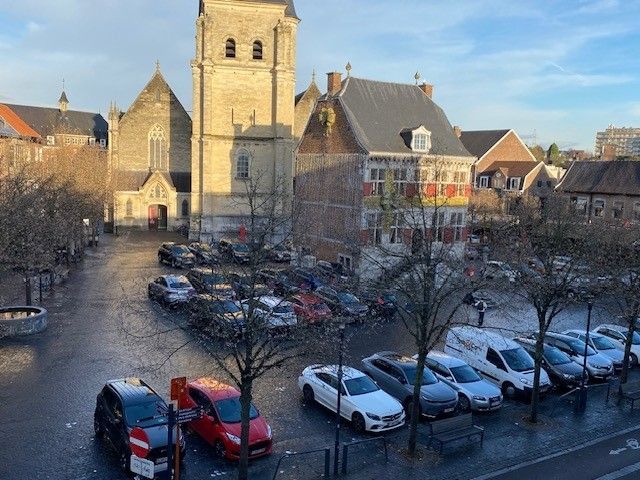 Luxueus appartement met 2 slaapkamers met zicht op marktplein foto 8