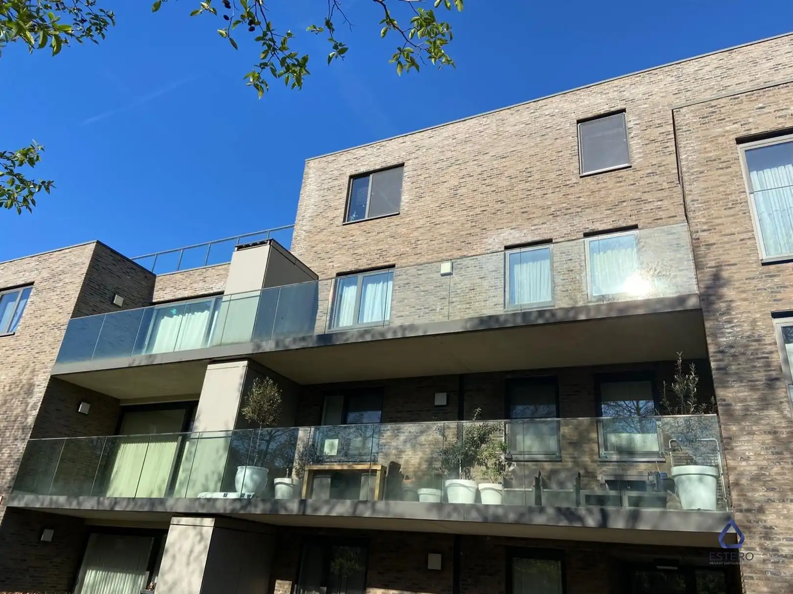 Instapklaar 3-slaapkamer appartement met dakterras foto 17