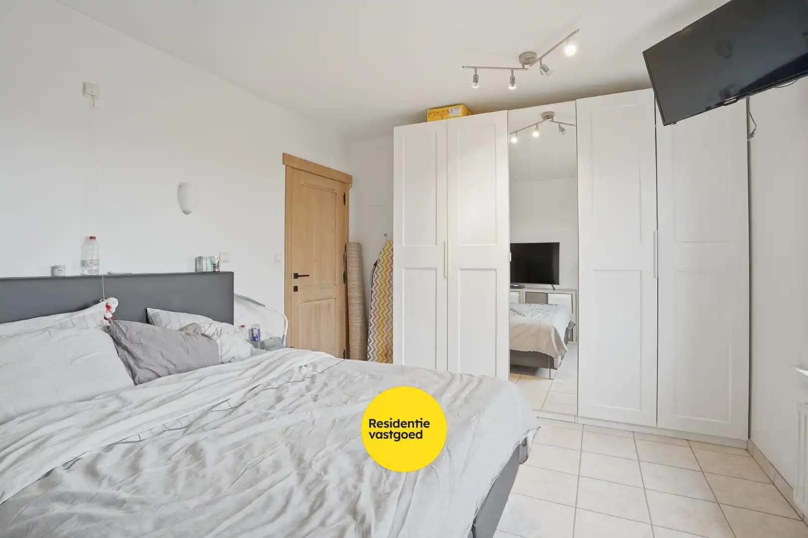 Landelijk gelegen villa met loods in Aartrijke foto 17