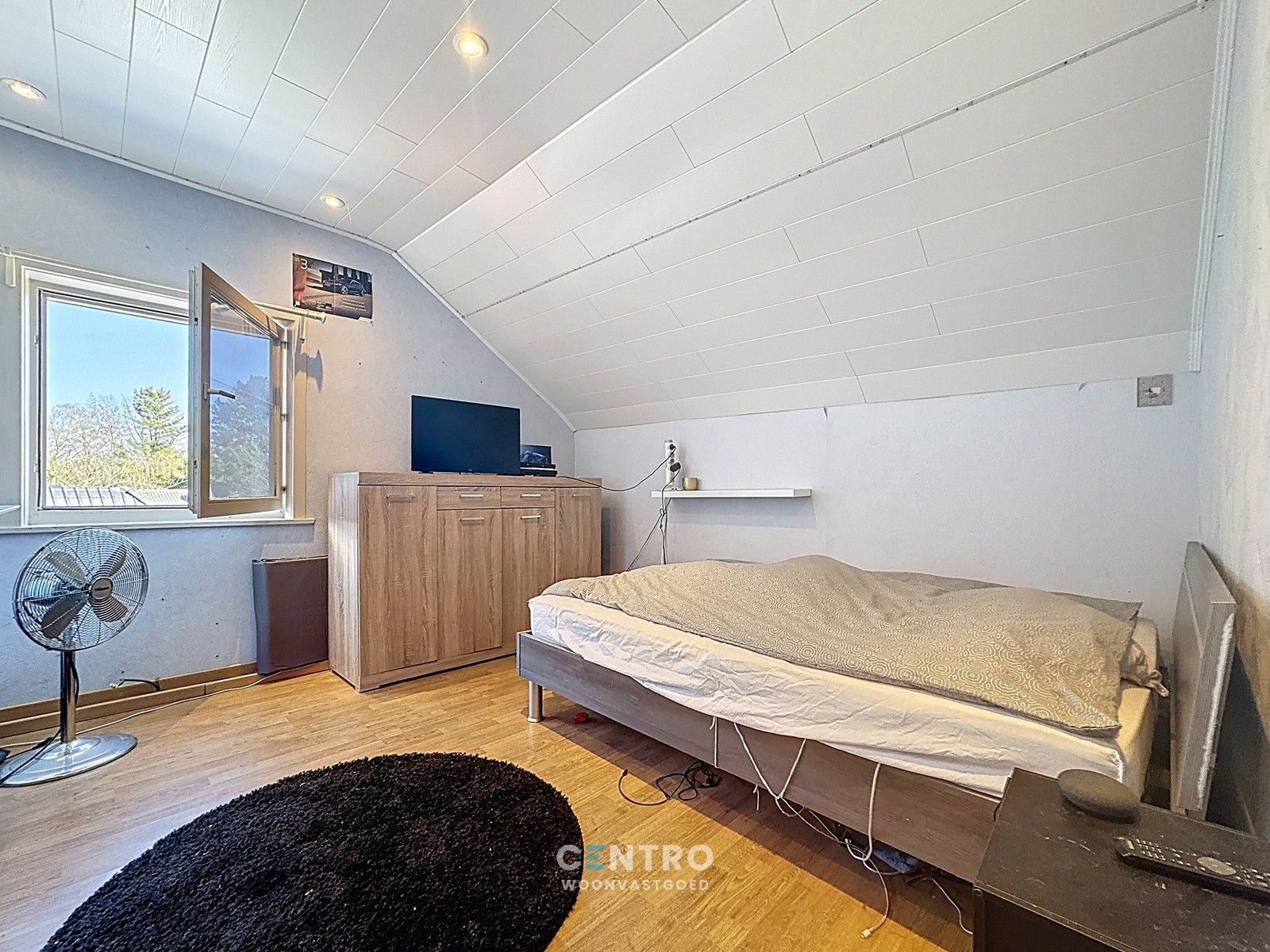 Ruime, instapklare WONING met 5/6 slaapkamers, badkamer, nieuwe keuken, grote garage en ZONNIGE tuin te Brugge (Sint-Kruis) foto 16