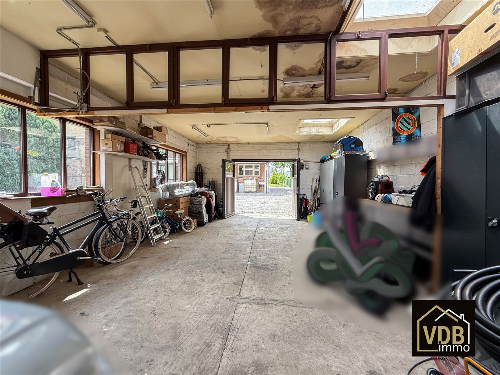  WONING MET 3 SLAAPKAMERS EN MEERDERE GARAGES foto 37