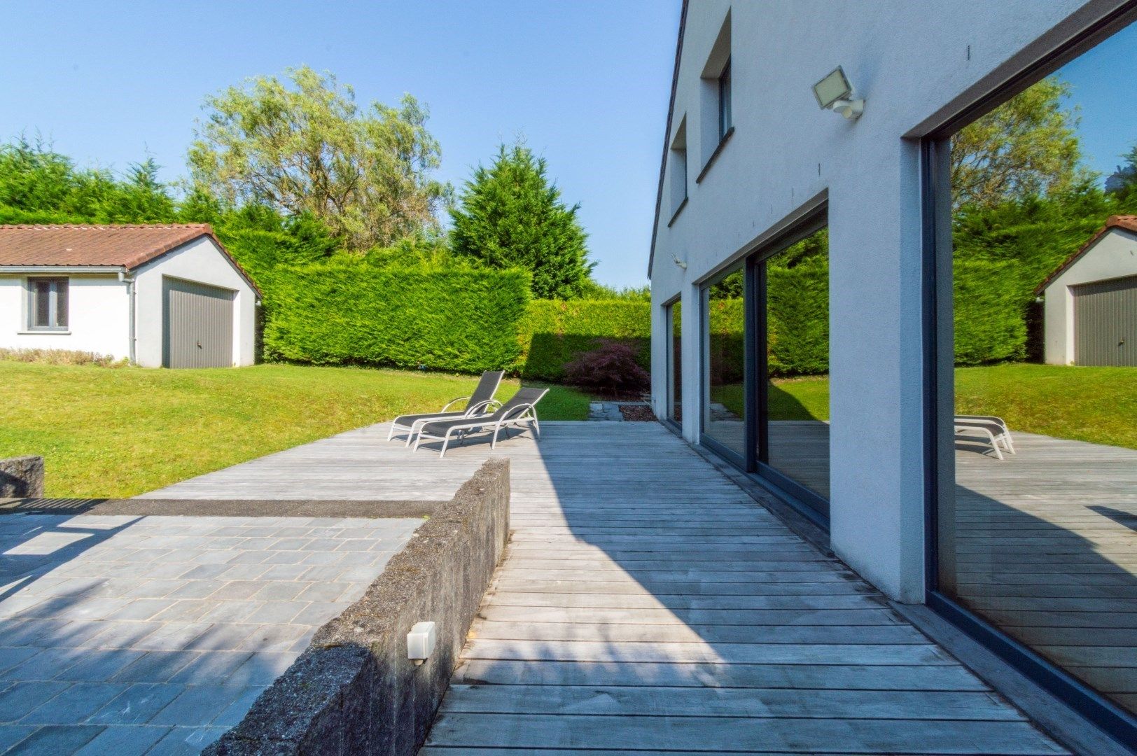  Ruime en integraal vernieuwde villa met zuid-tuin ! foto 5