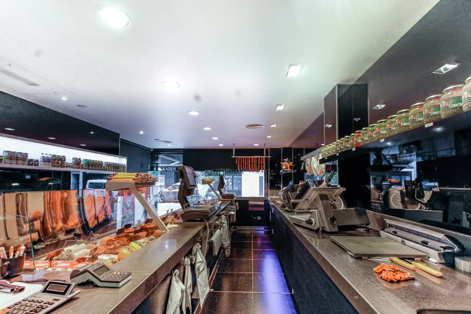Volledig uitgeruste slagerij te koop S Dupuisstraat 14 Knokke foto 10