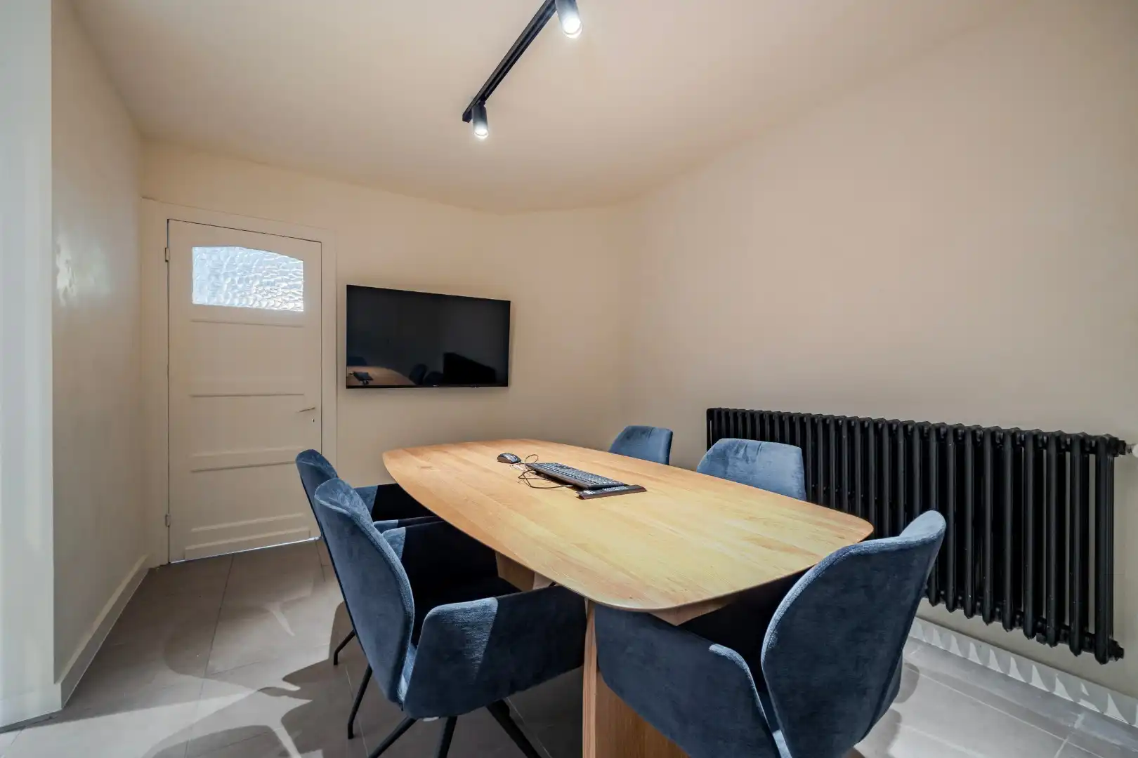 Opbrengsteigendom/handelspand, vlot bereikbaar, gelegen nabij Ezelpoort en het centrum van Brugge foto 9
