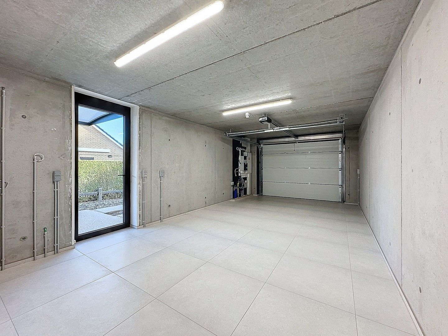 100% Instapklare en riante nieuwbouw villa. foto 15
