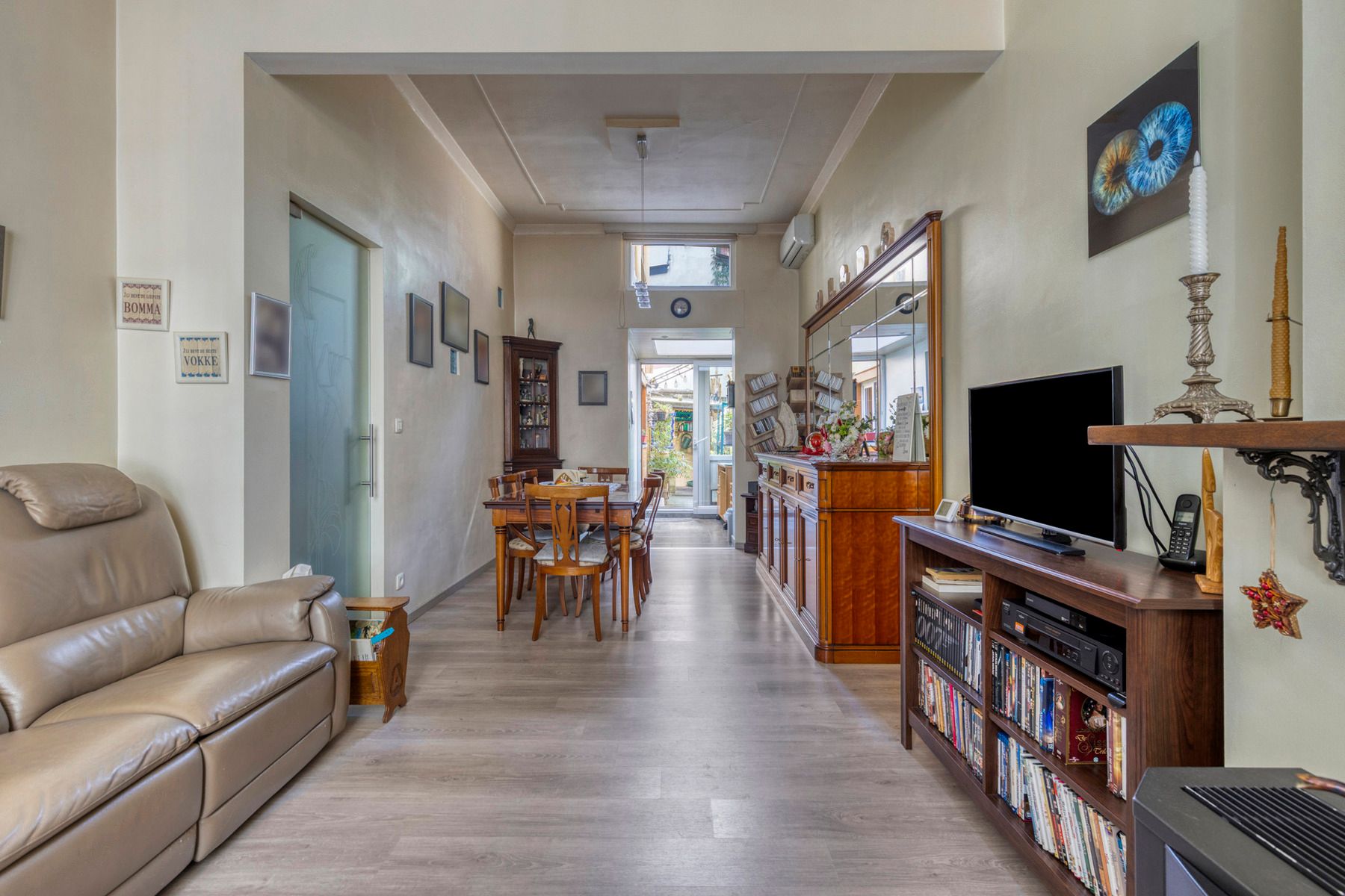 Ruime woning met 6 slaapkamers. foto 4