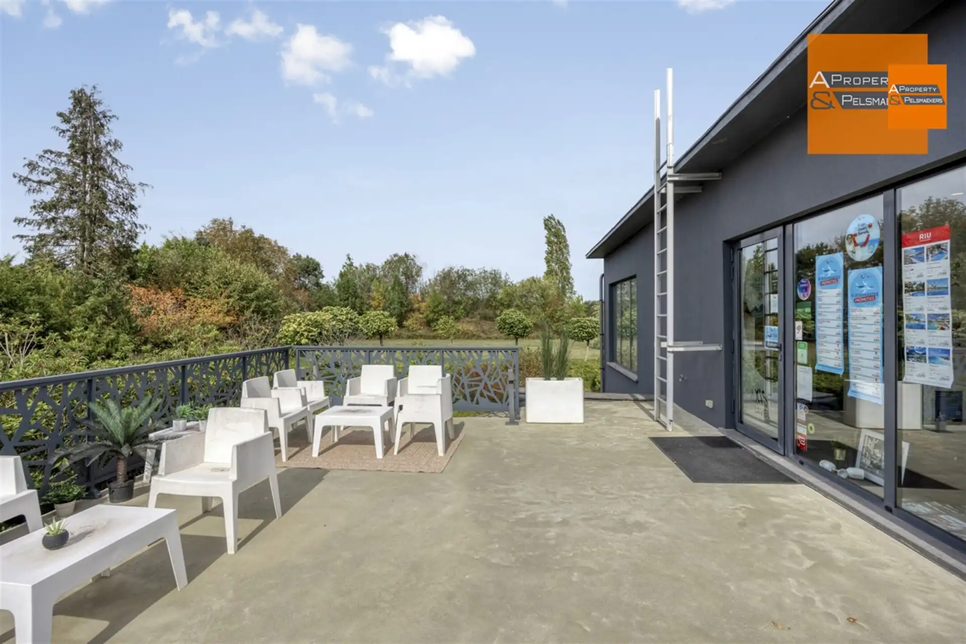 Hotel met 24 kamers foto 29