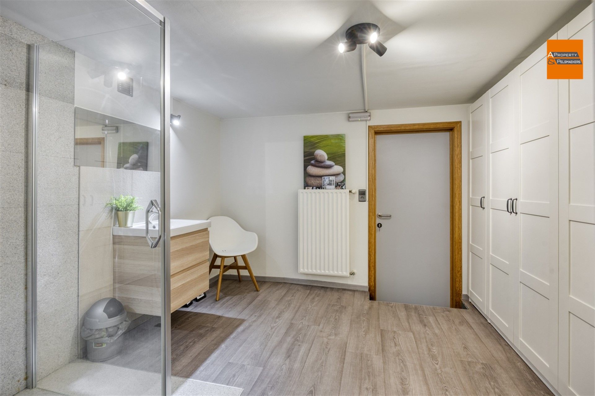 Hotel met 24 kamers foto 29