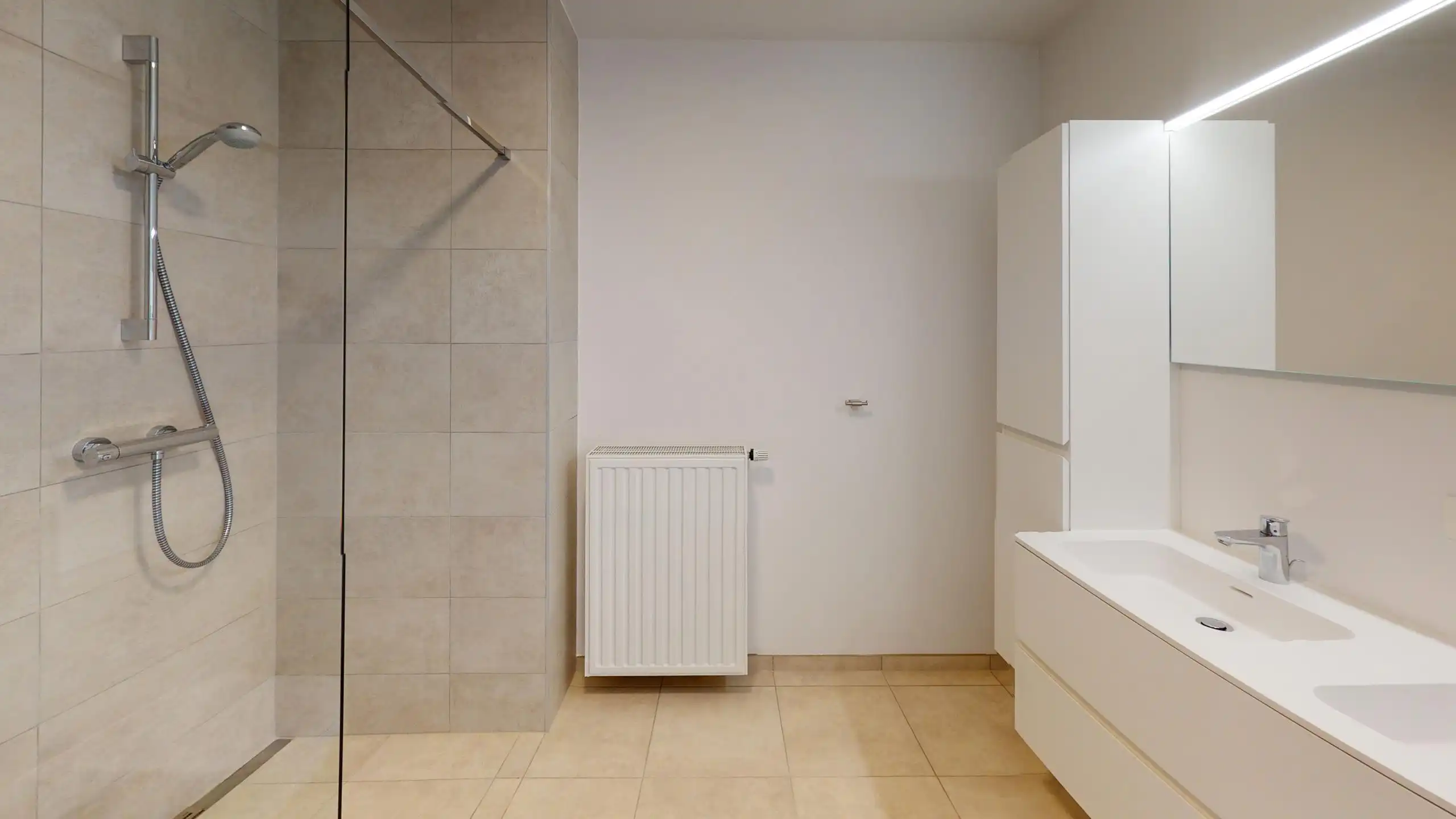 Recent appartement met ruim terras nabij het Eilandje foto 10