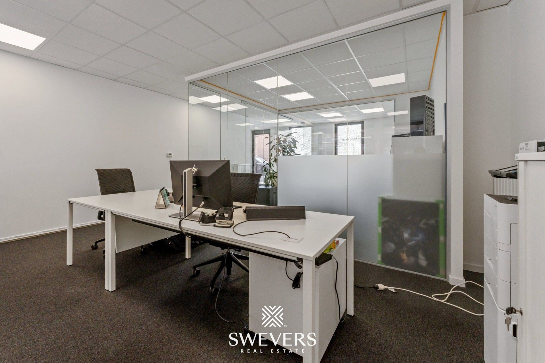 Instapklaar handelspand van 127 m² op toplocatie in Beringen foto 6