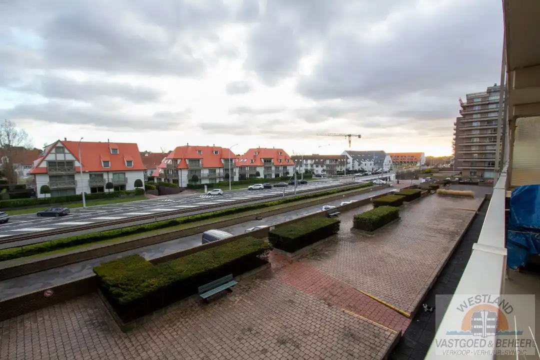 Zonnig appartement met 1 slaapkamer foto {{pictureIndex}}