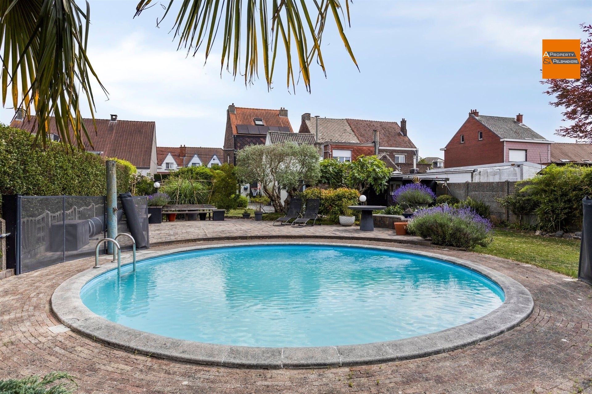 Woning 4 slpk met grote tuin en uitbreidingsmogeliijkheden foto {{pictureIndex}}