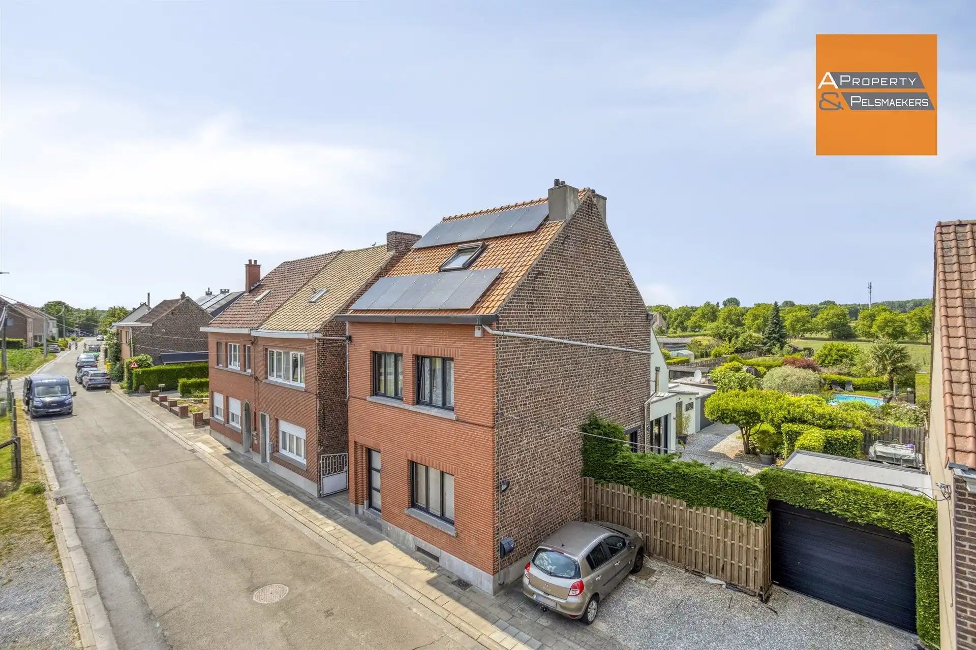 Woning 4 slpk met grote tuin en uitbreidingsmogeliijkheden foto {{pictureIndex}}