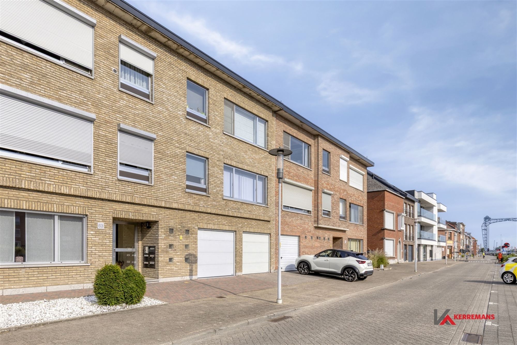 Appartement met 2 slaapkamers, terras en garage.  foto {{pictureIndex}}