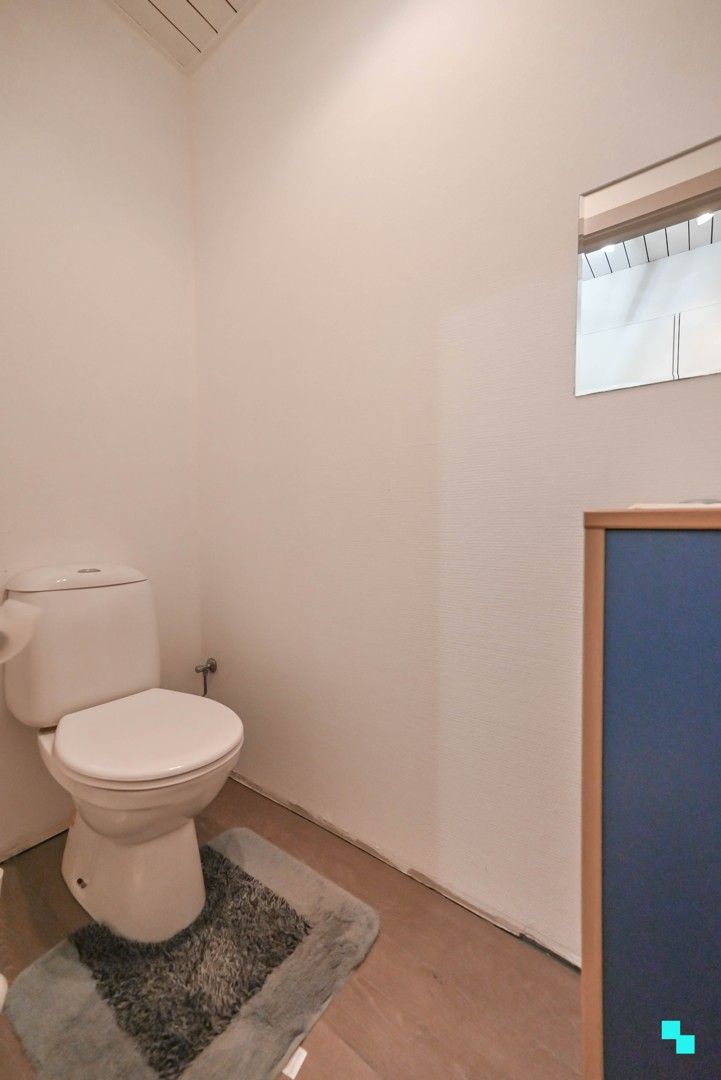 Centraal gelegen handelspand met etalage in hartje Lendelede foto 19