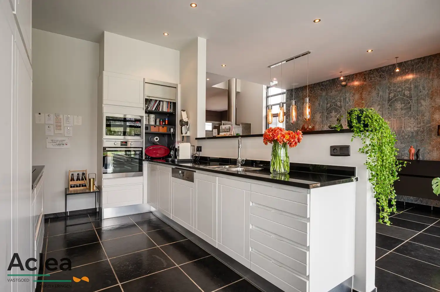 Prachtige villa met zwembad op een rustige locatie foto 13