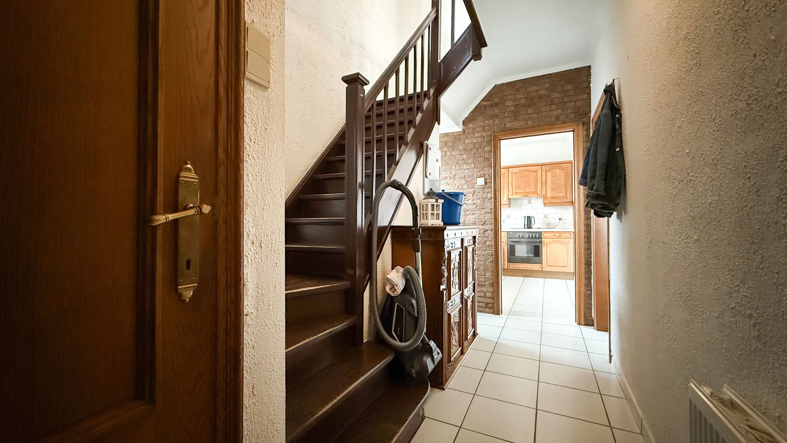 Goed ingedeelde woning op 4a71ca met veel potentieel! foto 2