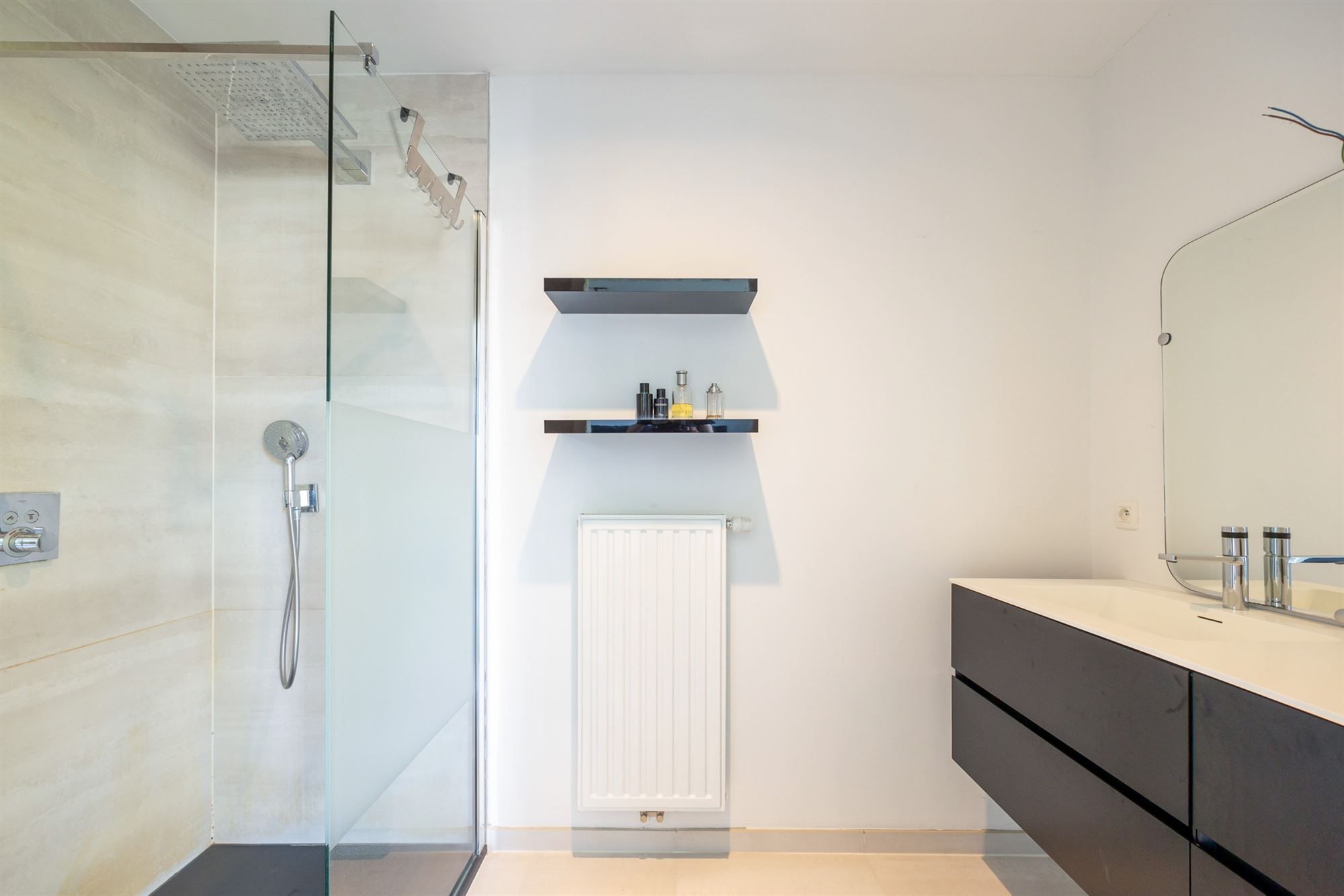 Lichtrijk appartement met uniek uitzicht foto 10