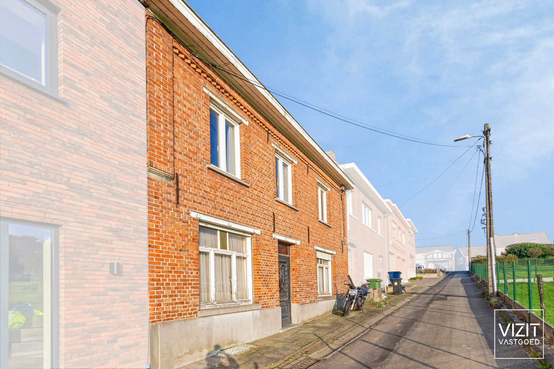 Hoofdfoto van de publicatie: Te renoveren woonhuis met 3 slaapkamers